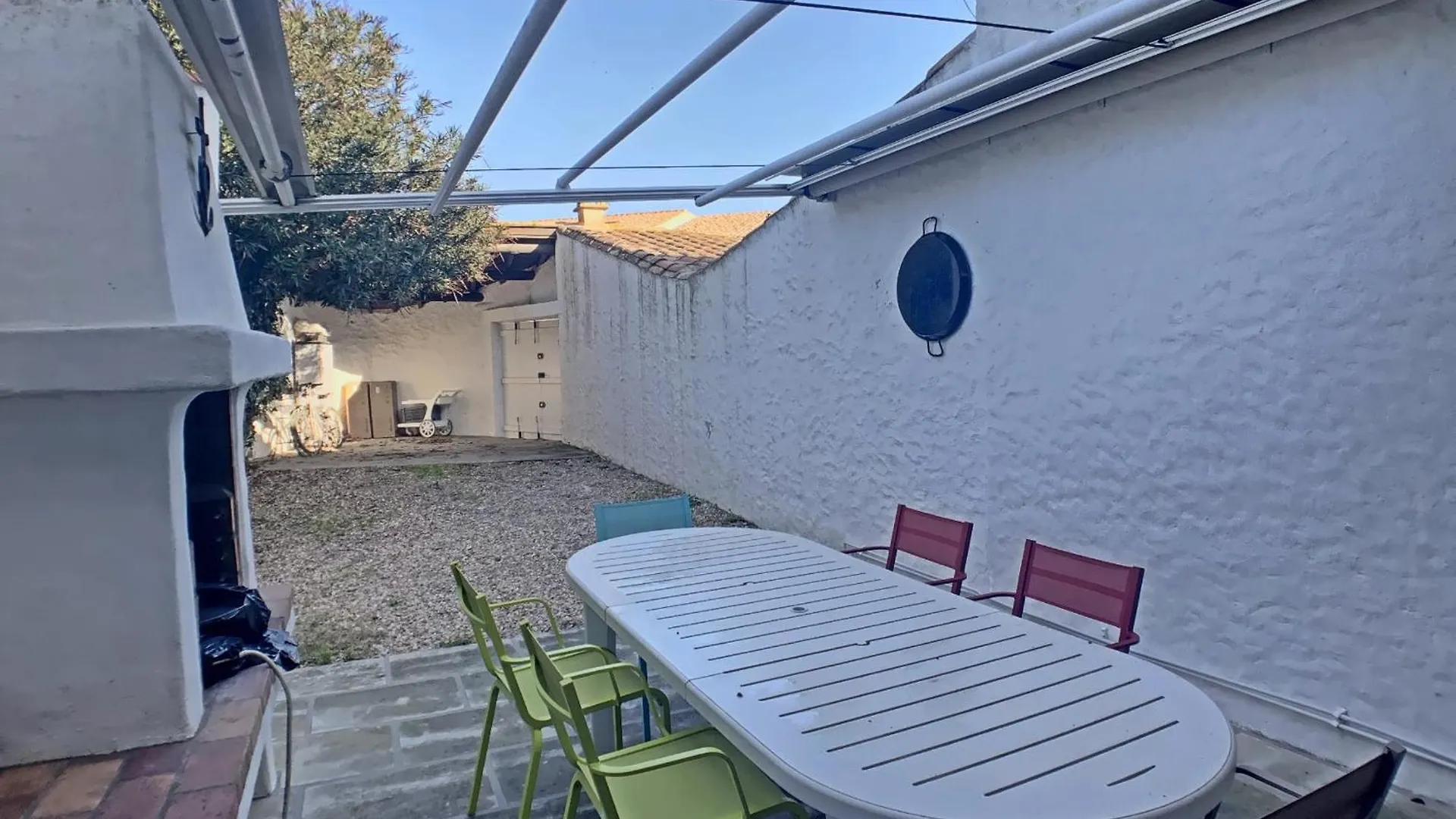 Casa de Férias Maison Pour 10 Pers. A 300M De La Mer, Saintes-Maries-De-La-Mer - Fr-1-475-202